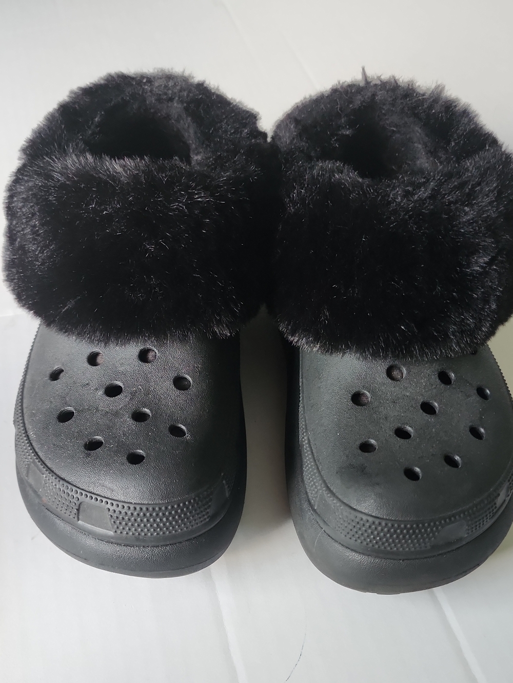 CROCS Black Faux Fur Lined Clog Slippers, Size M4 W6